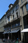 Die Fassade von von KOST-Sport an der Freien Strasse (Blick Freie Strasse abwärts), 2014