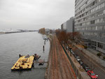 Blick von der Dreirosenbrücke in Richtung Nord, rechts die Gebäude der NOVARTIS, 2016