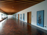 Der 1.Stock des Kollegiengebäude der Universität Basel mit vielen Bildern von Niklaus Stöcklin (1896-1982), 2013