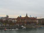 Türme in Basel von links nach rechts St.Josephskirche, Dreirosenschulhaus, Messeturm, Matthäuskirche, Rheinschulhaus, Roche-Turm, Wohn-Hochhaus Claramatte, 2016 