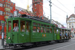 Hundert Jahre Tram nach St.Jakob. Motorwagen Be 2/2 Nr.156 und der Sommerwagen C2 Nr.281 auf der Linie 22 an der Haltestelle Marktplatz, 2016