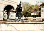 Der Brunnen beim Kunstmuseum «Drei Lebensalter» von Alexander Zschokke, erbaut 1935, 1975