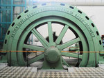 Eine alte Francis-Turbine von Brown-Boveri in der Maschinenhalle des Kraftwerks Augst, 2018