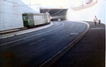 Ein damals normaler Tramzug der Linie 14, bestehend aus Be 4/4 und B4 in der neuen Unterführung zum Stadtion St.Jakob, 1969