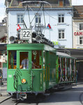 Hundert Jahre Tram nach St.Jakob. Motorwagen Be 2/2 Nr.190 und ein Sommerwagen auf der Linie 22 an der Haltestelle Barfüsserplatz, 2016