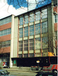 Eingang am Riehenring zu den Hallen der Mustermesse, 1997 (hier fanden jahrelang die Inspektionen der Schweizer Armee statt)