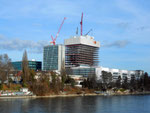 Der Bau des Roche-Turmes, direkt neben dem alten ROCHE-Hochhaus im Januar 2014