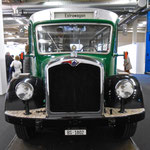 Der Oldtimer-Bus Nr.2 der BVB in der Rundhofhalle der MUBA im Jahre 2016. Eine Sehenswürdigkeit....