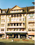 Der Marktplatz mit dem Blaser-Haus, 1975