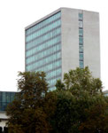 Das architektonisch schöne 1960 erbaute Roche-Hochhaus von Archtekt Roland Rohn, 1961