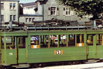 Der Trammotorwagen Be 2/2 Nr.178 auf einem Abstellgleis in Kleinhüningen, im Hintergrund die öffentliche Badeanstalt, 1972