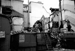 Abbruch der Häuserreihe an der Greifengasse neben dem Warenhaus RHEINBRÜCKE, 1985