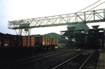 Der grosse Lauf-Kran der Kohlenversorgungs AG im Hafenbecken 2 an der Grenzstrasse, 1986