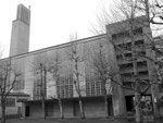 Hintere Seite der Antoniuskirche, Erbaut 1925-1927 von der Baufirma G.Doppler in schalungsrohem Sichtbeton, 1974