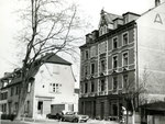 Das grosse Gebäude mit dem ACV (Allgemeiner Consumverein) in der Dorfstrasse in Kleinhüningen kurz vor dem Abbruch, 1962, Foto: Willi Roesen?