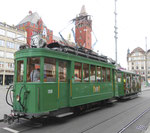 Hundert Jahre Tram nach St.Jakob. Motorwagen Be 2/2 Nr.190 und ein Sommerwagen auf der Linie 22 an der Haltestelle Marktplatz, 2016