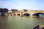 Die Havarie des Lastkahnes «Corona» an der Mittleren Brücke in Basel im September 1984