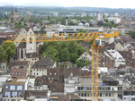Ansicht vom Basler Münster auf einen Baukran in der Freien Strasse, Mai 2016