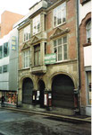 Die EPA und das Haus der Papeterie Courvoisier an der Hutgasse 1995, kurz vor dem Abbruch