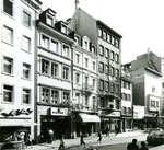 Die Steinenvorstadt mit dem Modehaus "Magmod", dem vegetarischen Restaurant "Gleich" und dem Cinema "Rex", 1960