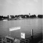 Der alte Landungssteg im Rheinhafen (Westquaistrasse) der Basler Personenschifffahrts Gesellschaft im Jahre 1960