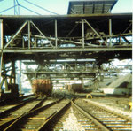 Die grossen und viel benutzten Kohlen-Abfüllanlagen der Kohlenversorgungs AG im Hafenbecken 2, 1983