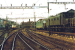Einfahrt zum Bahnhof Basel SBB, rechts die Depotanlagen, 1982