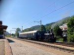 Zwei Dampflokomotiven in der Klus, vorn rechts Nr.2 und hinten Nr.1, Juli 2021