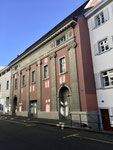 Die schöne Rück-Fassade in der Sägergasse des ehemaligen Cinemas und Varietes ODEON an der Greifengasse, Februar 2022
