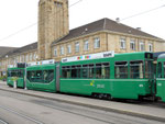 Der Trammotorwagen Be 4/6 S Nr.678 mit dem Anhängewagen Nr.1478 an der Haltestelle Bad.Bahnhof im Juli 2015 