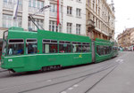 Trammotorwagen Be 4/6 S Nr.676 auf der Linie 16 die Haltestelle Schifflände anfahrend, Juli 2015