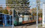 Einige Trammotorwagen der BLT vor der Wagenhalle der «Thüringer Waldbahn» in Gotha, Oktober 2018 als aktive Entwicklungshilfe!