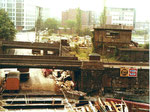 Die alte Erlenstrasse mit Blick gegen die Mauerstrasse mit der Eisenbahn-Unterführung und dem DB-Areal. 1978