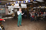 Guggenvorstand Norbert eröffnet im Gasthaus Burg