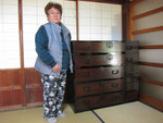 稲沢市より修理依頼の時代箪笥を納品してきました。