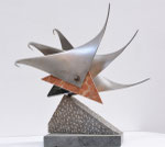 Tre colombe - Assemblage metallo e pietra, 1984