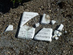 La plaque (mal) reconstituée.