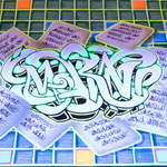 Wort-Graffiti mit floureszierenden Farben