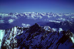 Blick über das Nadelhorn 4327 m zu den Berner Alpen