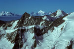 Ochs 3900 m, Gr. Fiescherhorn 4049 m mit Weisshorn 4505 m in der Ferne 