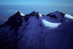 Wetterhorn 3701 m, Mittelhorn 3704 m und Rosenhorn 3689 m vom Schreckhorn