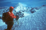 Im Hintergrund: Dent Blanche 4356 m im Winterkleid.