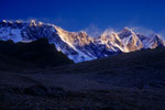 Nuptse 7879 m und Lhotse 8516 m bei Sonnenaufgang