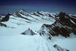 Gipfelgrat mit Blick zum Finsteraarhorn 4274 m