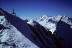 Am Gipfelkreuz mit Blick nach Süden 