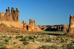 Three Gossips and Sheep Rock - Drei Klatschbasen und der Schafsfelsen