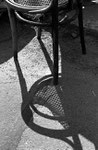 Alter Stuhl, Sperrmüll 2, Foto, schwarzweiß, Enno Franzius