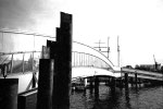 Überseebrücke in Hamburg, aufgenommen mit einer Lomo, Analogfotografie. 