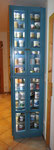 Vitrine en frêne peint 