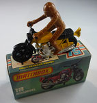 18B Hondarora gelb / Gabel und Kotflügel schwarz / Motor und Auspuff chrom / Räder 5 Speichen / mit Fahrer